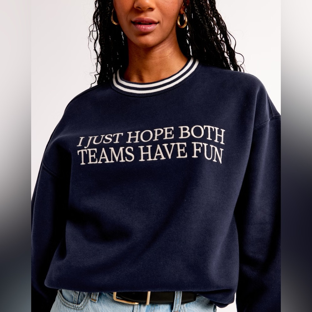 Sporty Graphic Vintage Sunday Crew